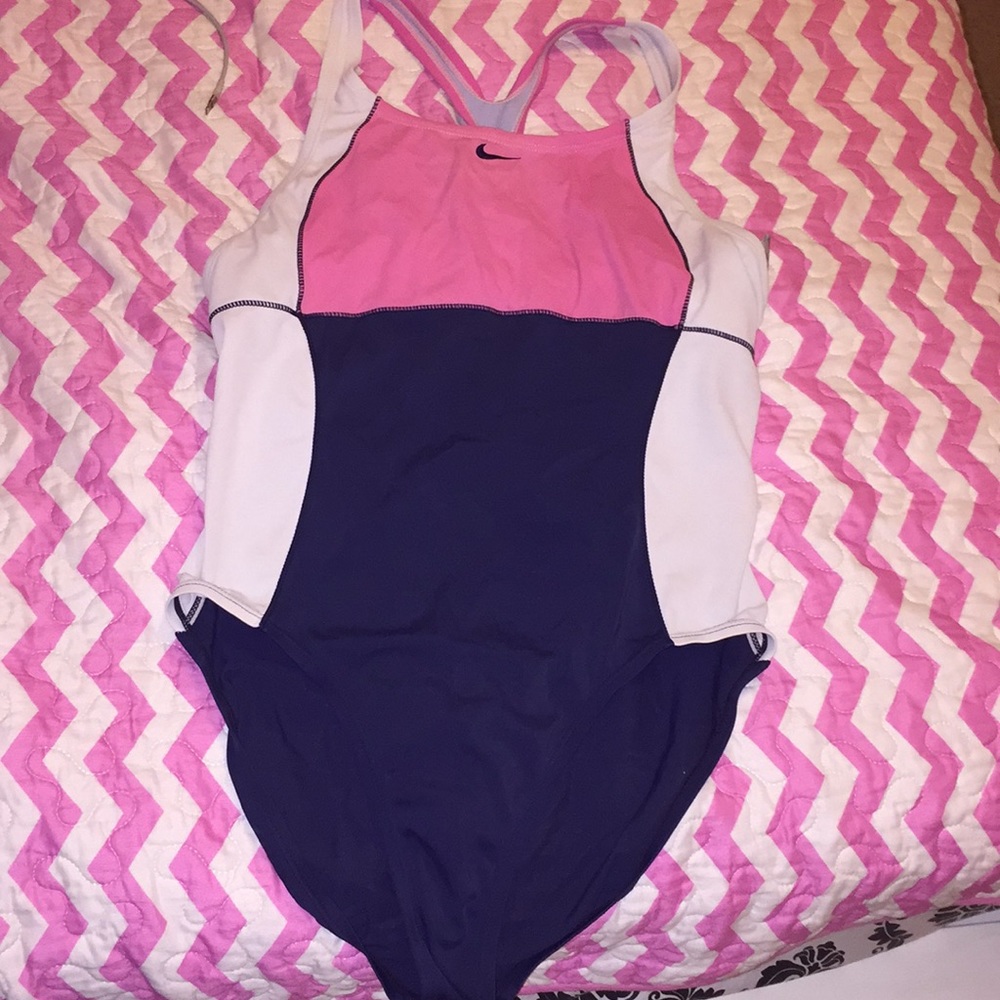 Nike Women’s SwimWear